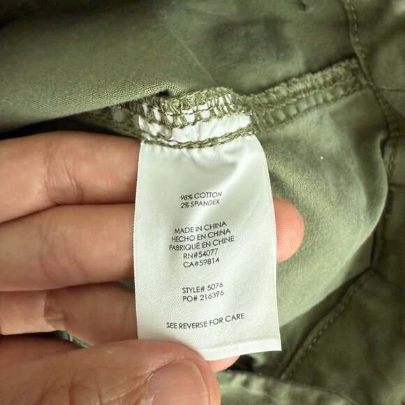 🌻 Cabi Green Traveler Pants #5076 - Picture 5 of 10